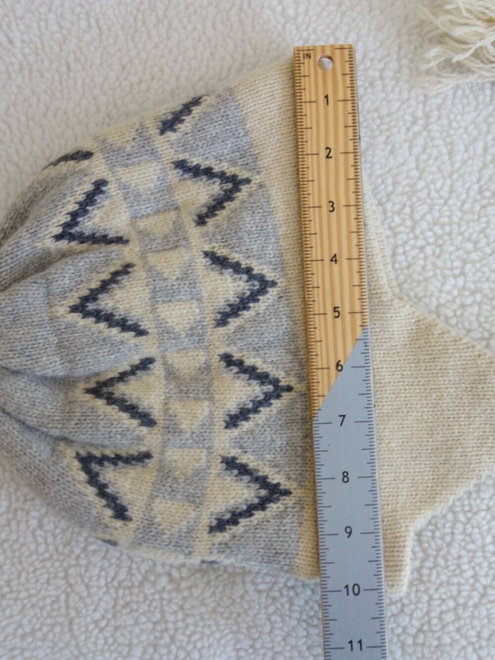 PATAGONIA Winter Wool Blend Cream Fair Isle Beanie Hat w/ ear flaps - Picture 3 of 10